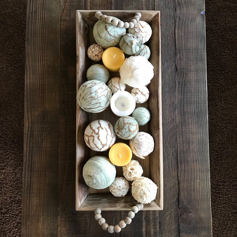 Small hints of colors from other rooms when staging a home for sale Small hints of colors from other rooms when staging a home for sale