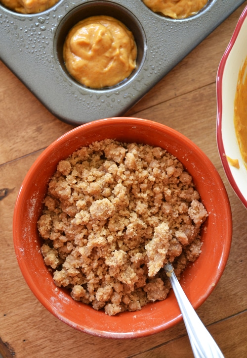 pumpkin streusel muffins