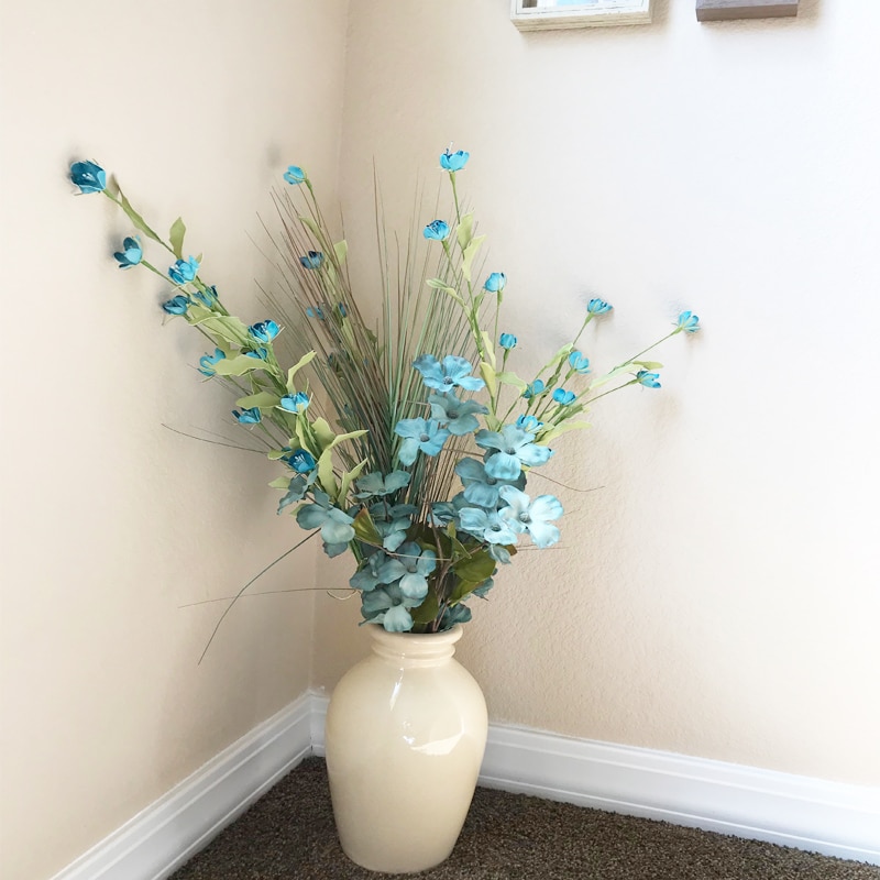 Bluesplash flowers steps in staging a home for sale