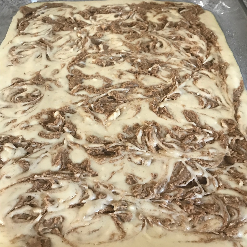 Anytime Cinnamon Cake Swirl Topping