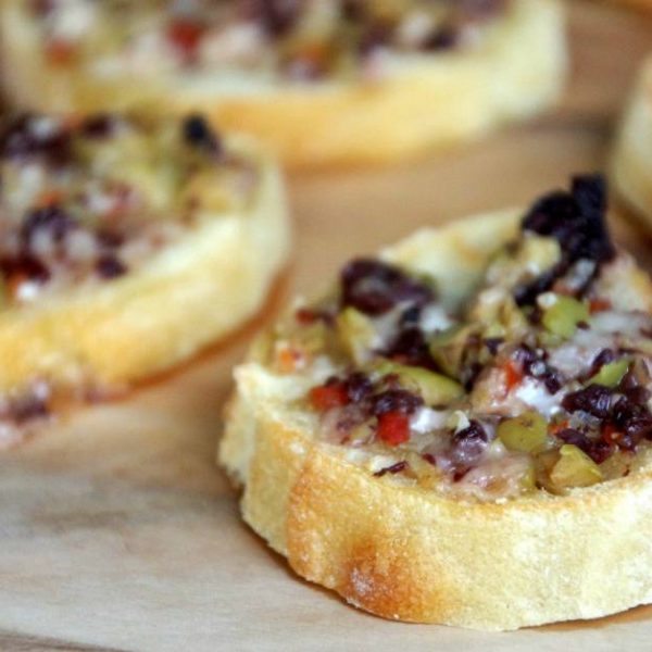 Cheesy Olive Tapenade Crostini Recipe