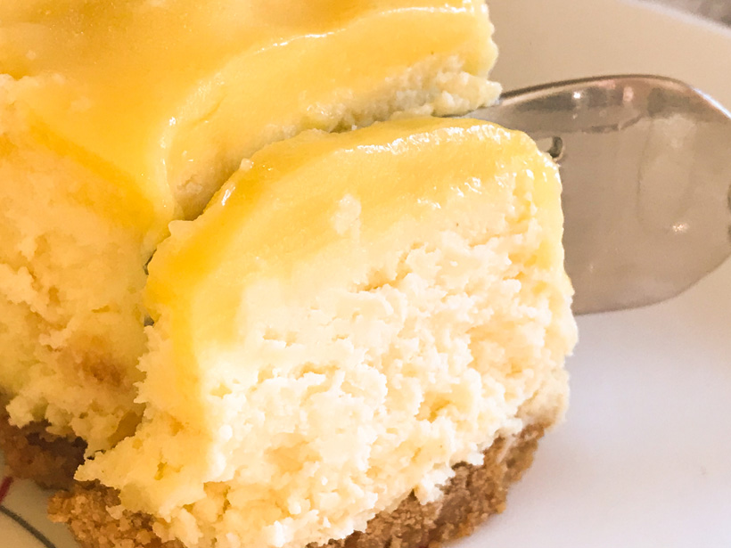Perfect Cheesecake with Lemon Curd and Lemon Cookie Crust