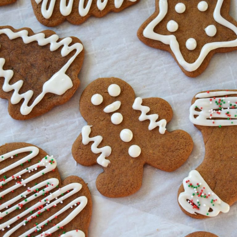 Cut out gingerbread cookies